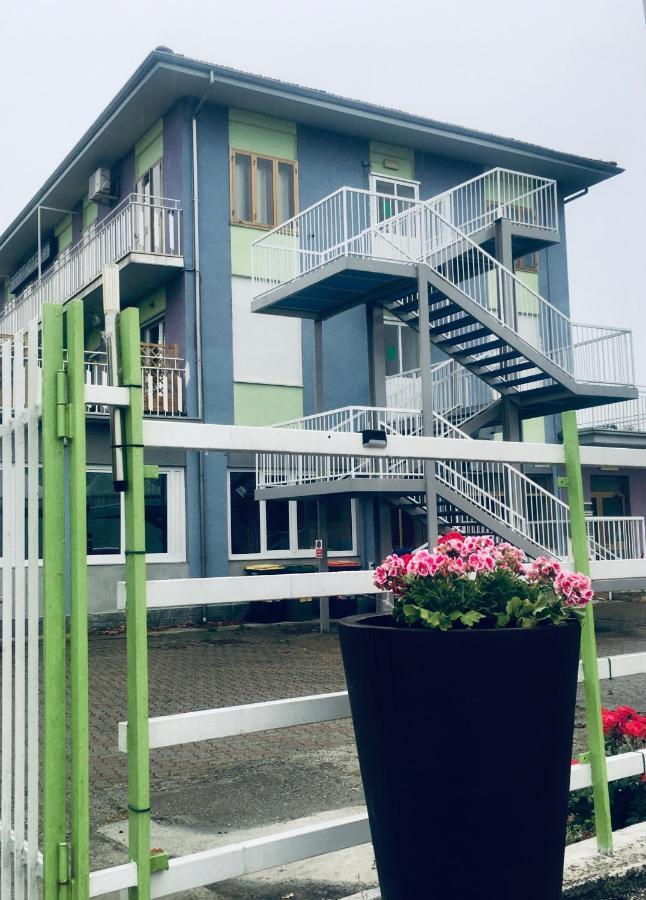 7 Lakes Aparthotel Burolo Exterior foto